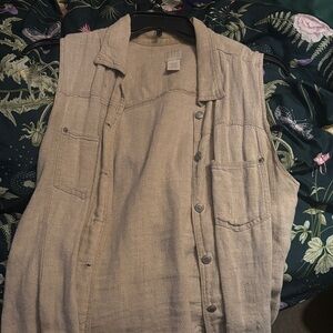 GAP Men's Light Tan Vest